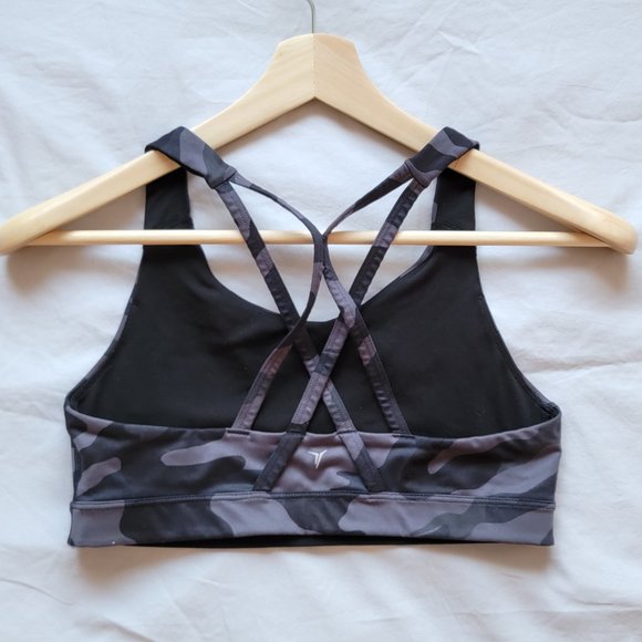 Old Navy Medium Support Strappy Sports Bra - Picture 2 of 4